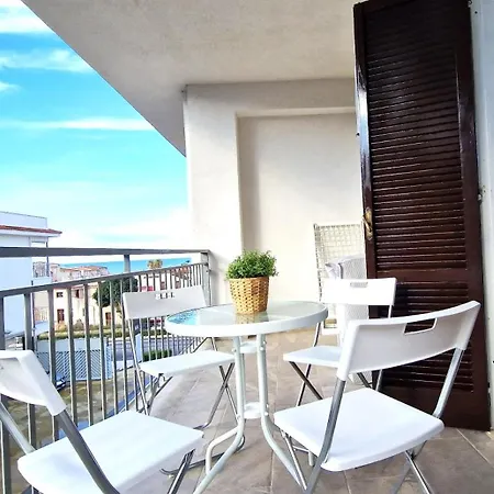 Italian Coastal Escape - 5 Minutes From The Sea Appartement